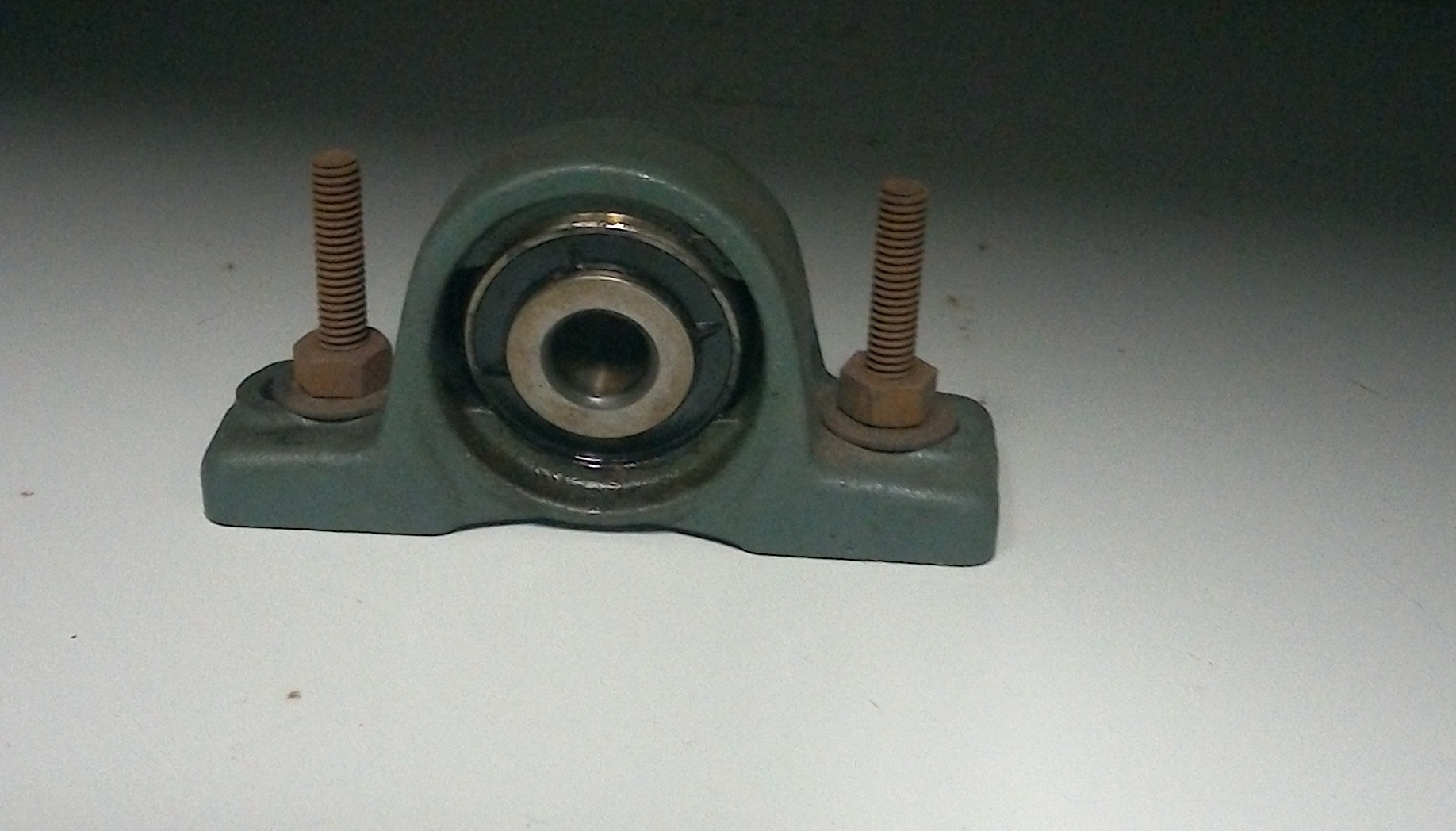 alt 軸受け（ベアリング）