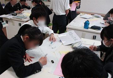 家庭科の授業の様子２